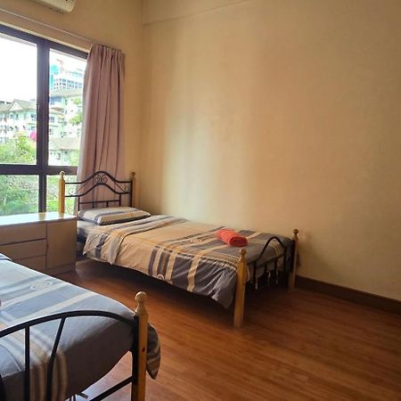 Ferienwohnung Nana Marina Court Kota Kinabalu Exterior foto