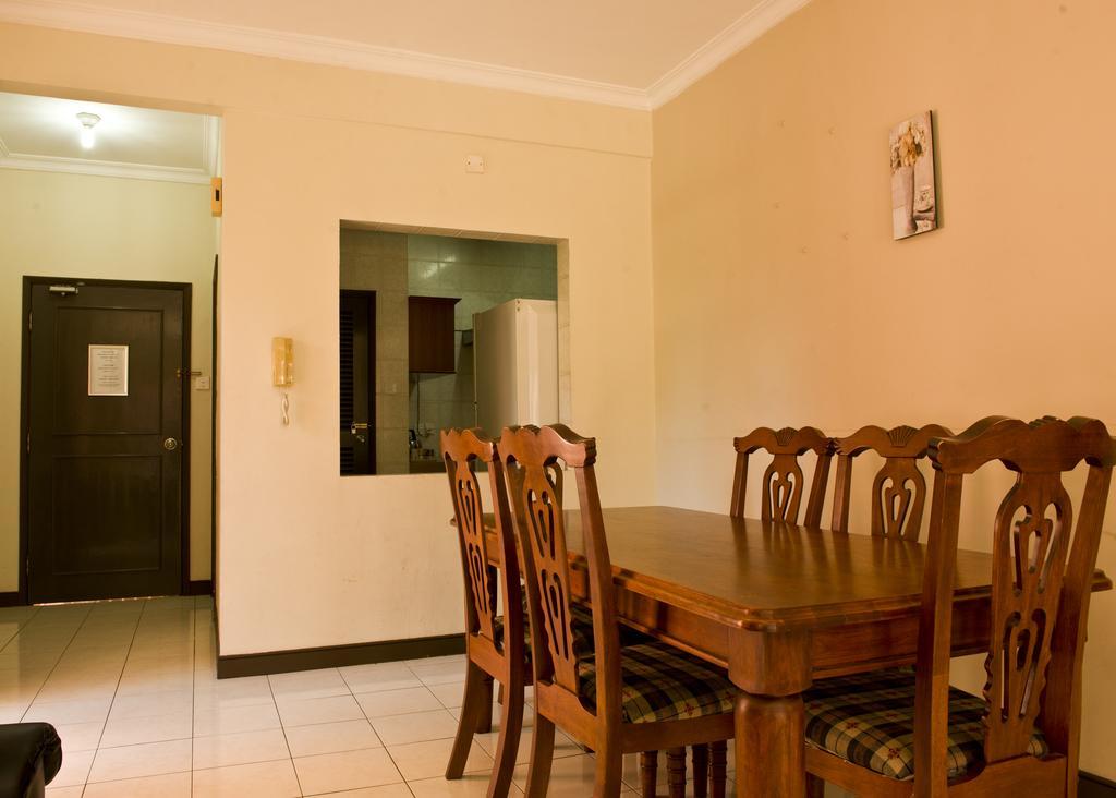 Ferienwohnung Nana Marina Court Kota Kinabalu Exterior foto