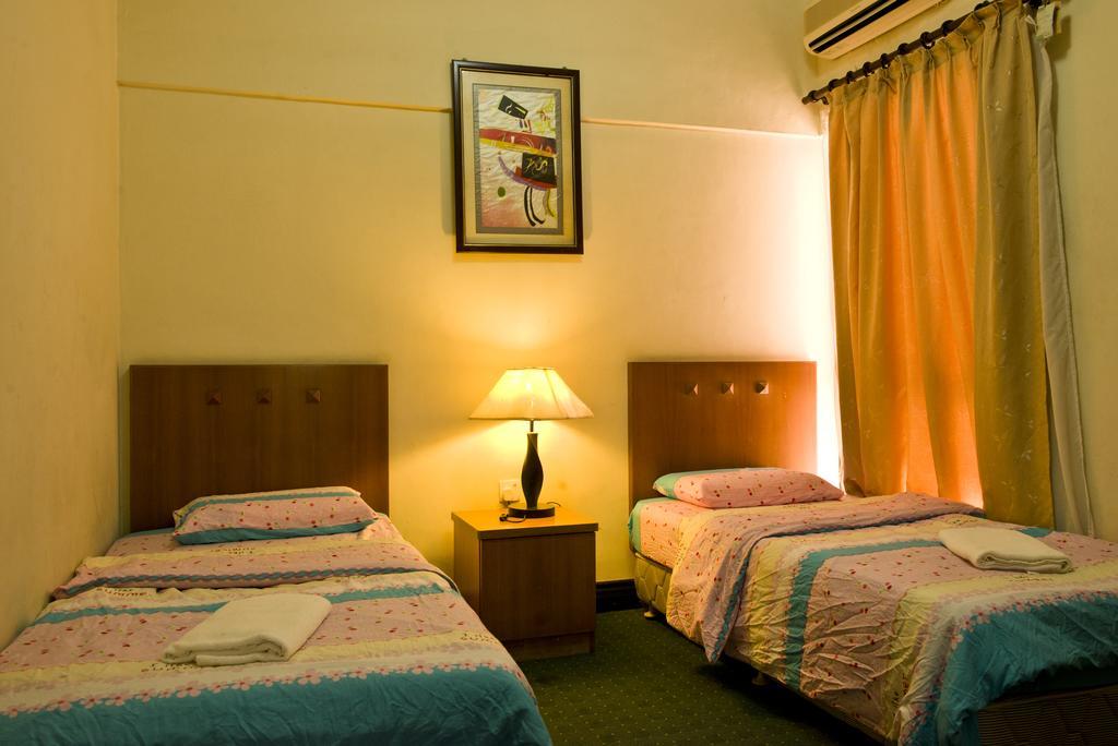 Ferienwohnung Nana Marina Court Kota Kinabalu Exterior foto
